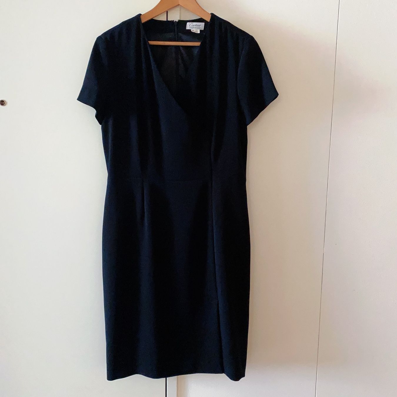 Vestiti: Schwarzes Sommerkleid, elegantes Wickeldesign – Nuovo (secondo la descrizione) da Luzern venduto da Sommer_26