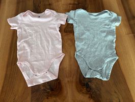 2 Kurzarm-Bodies, H&M, Grösse 74