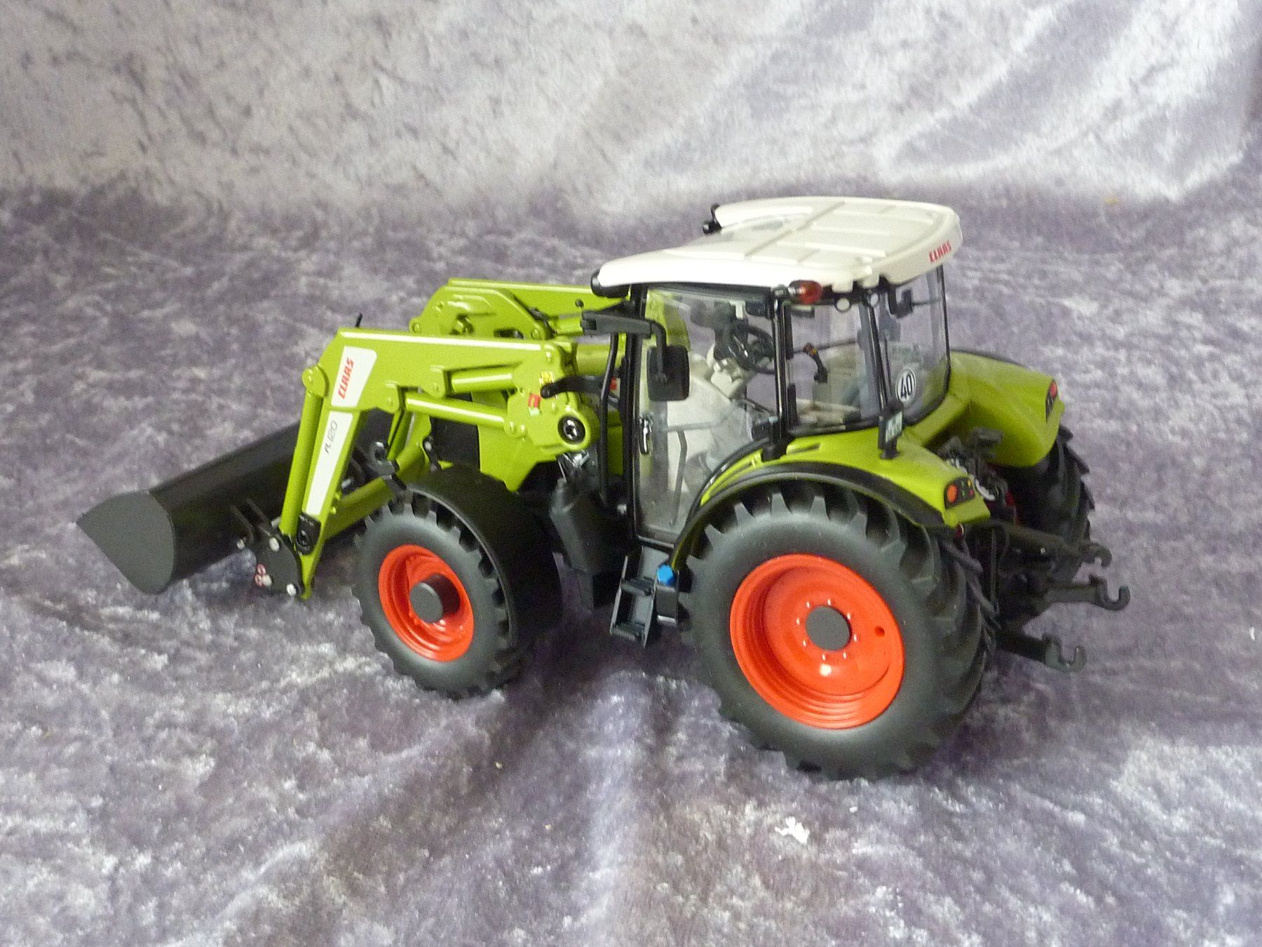 Wiking Kit di modellismo & Modellini statici: Claas Arion 430 mit Frontlader 120  1:32 – Nuovo (secondo la descrizione) da Dürrenäsch venduto da modellautos4you 4