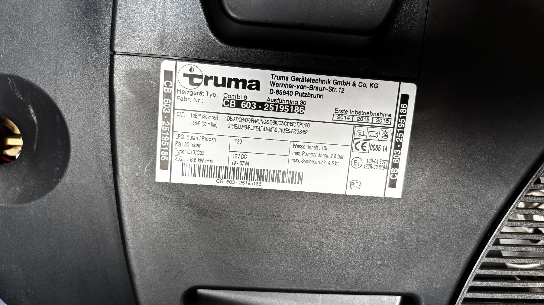 Truma Radiateurs: Truma Combi 6 gebraucht – D'occasion à Benken SG par Coucar79 1