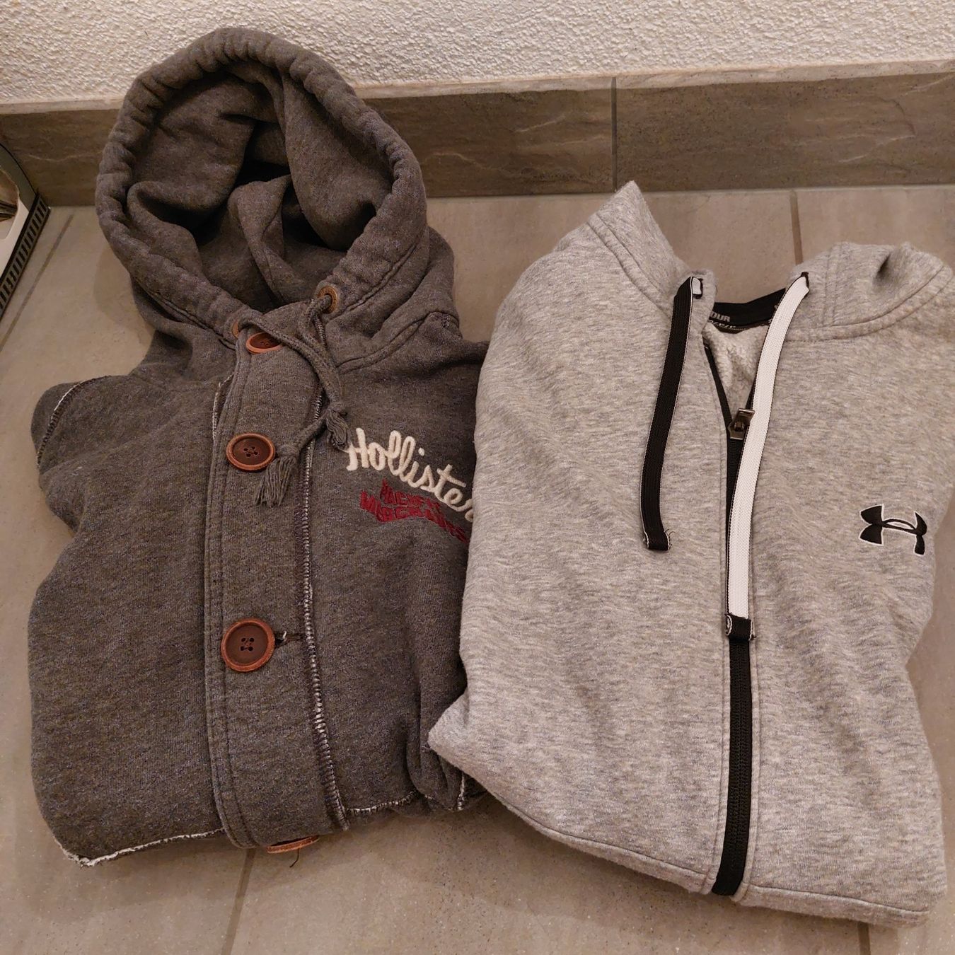 Maglioni & Felpe: Hoodies – Usato da Bellikon venduto da Anithom
