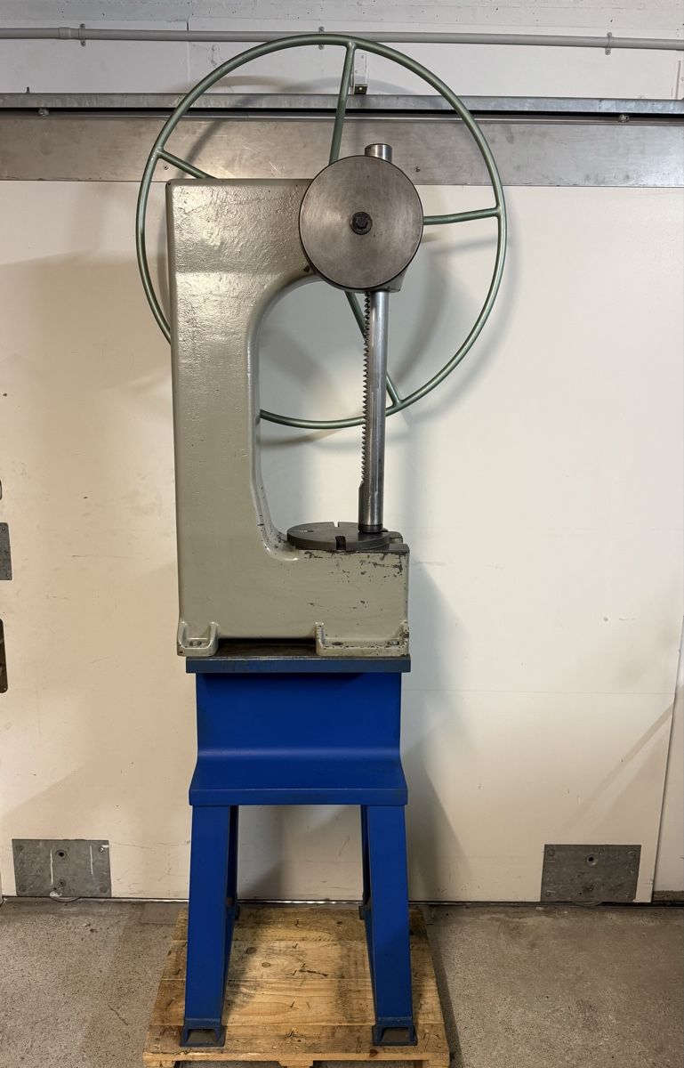 Weidemann Tutte le macchine: Dornpresse WEIDMANN Swiss – Usato da Sirnach venduto da S54Power 3