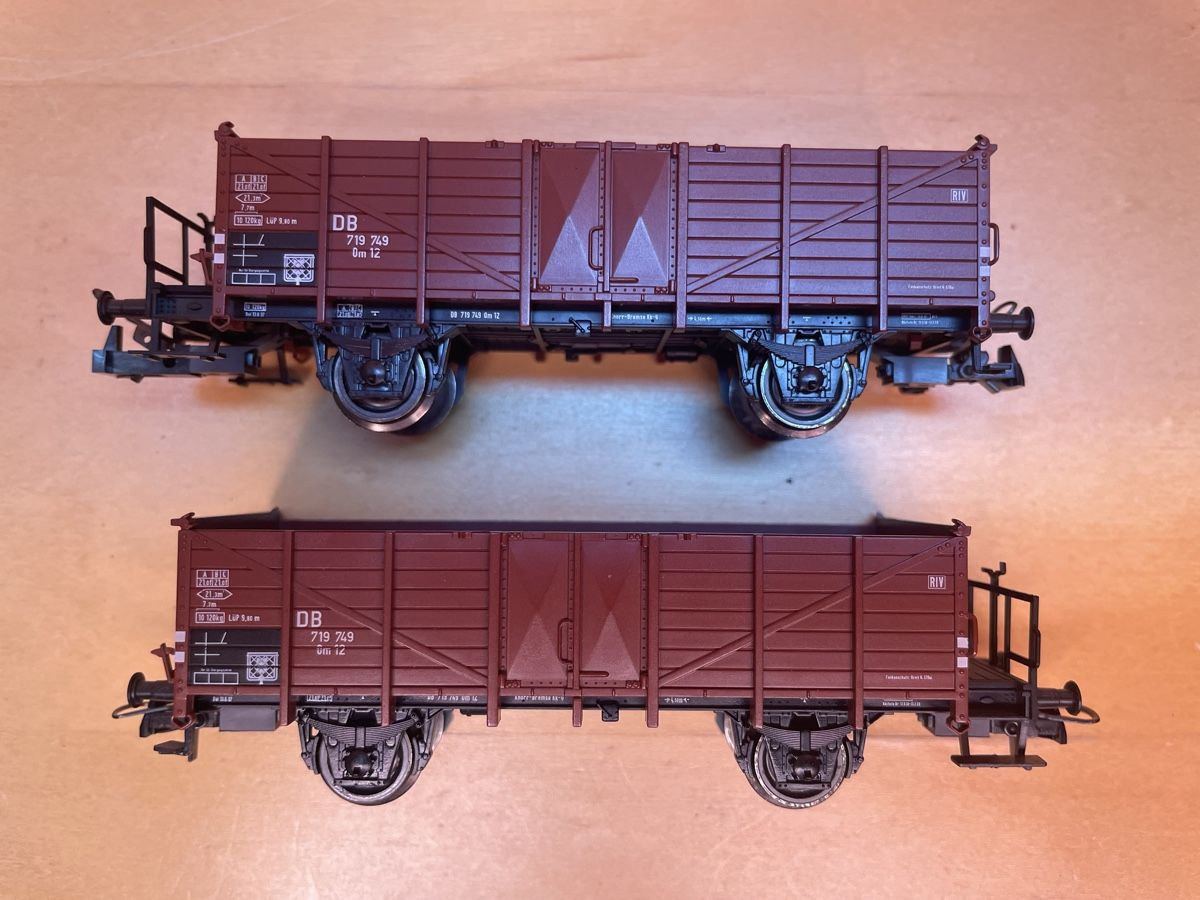 Märklin Modellini di ferrovie: 2 Märklin Güterwagen DB – Usato da Rickenbach ZH venduto da u2540
