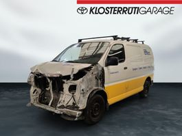 Toyota HIACE Kaw. 2.5 D-4D 4T. Unfallfahrzeug / Motor läuft