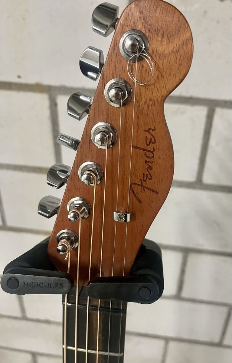 Fender Strumenti musicali: Fender American Acoustasonic Telecaster. Perfect condition. – Nuovo (secondo la descrizione) da Winterthur venduto da iri_9qr6 4