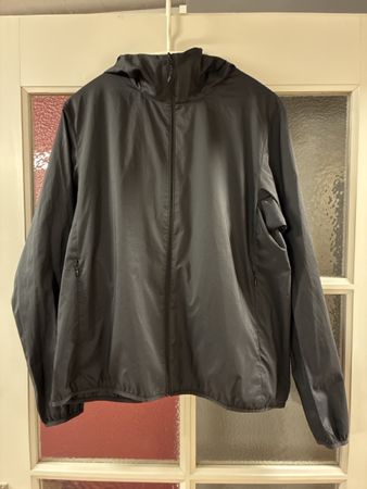Jacke Uniqlo Gr. L