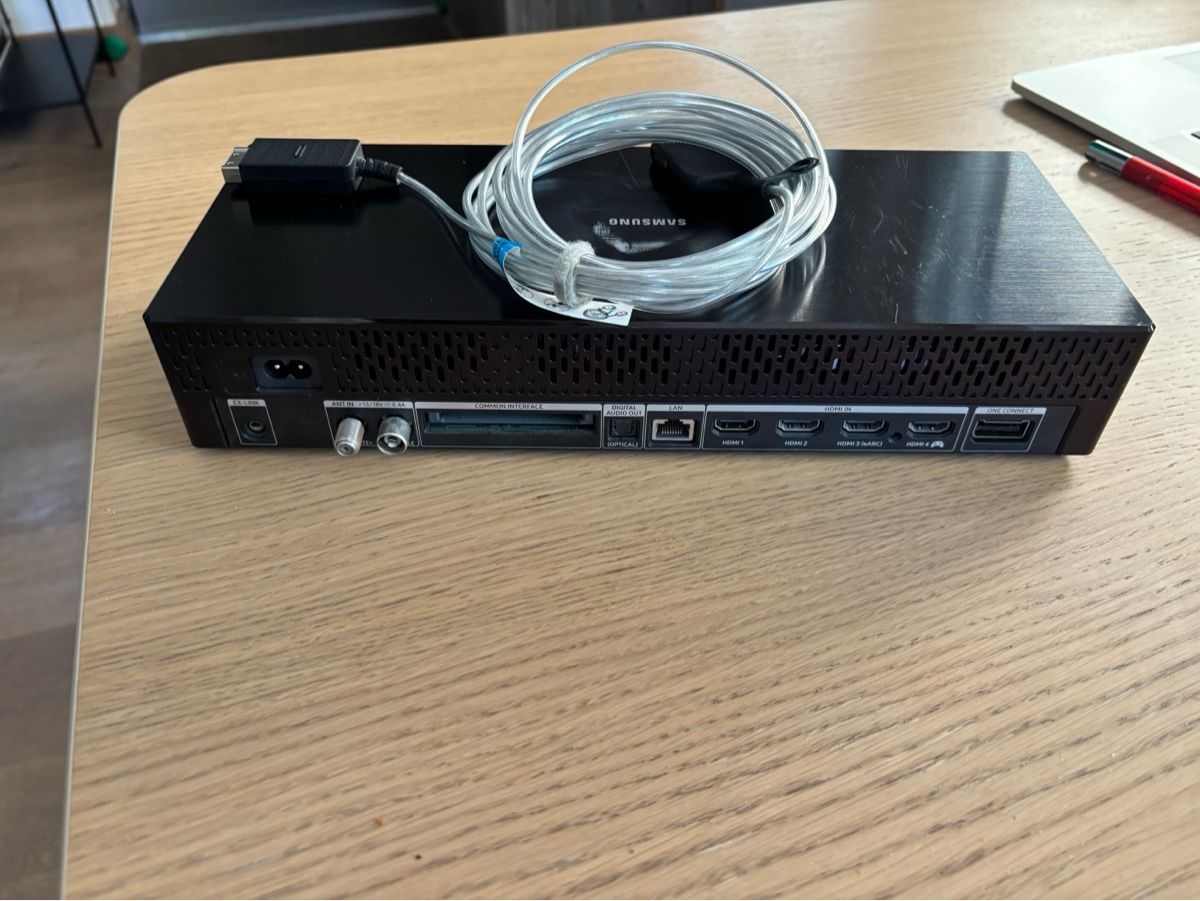 Samsung Audio- & Mediensysteme: One connect box Samsung 2020 – Gebraucht aus Villard-sur-Chamby von kamila_1024 1
