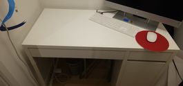 Micke Schreibtisch - Pult von Ikea