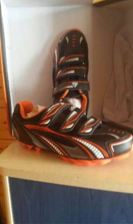 Scarpe da uomo: Chaussures VTT Crivit neuves, pointure 42 – Usato da Châtonnaye venduto da lem_x9zx 1