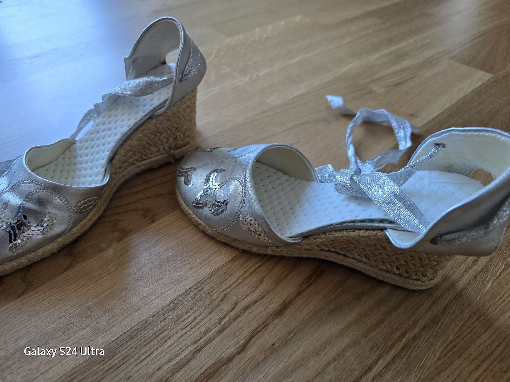 Scarpe da donna: Hübsche Sandalen mit Keilabsatz – Usato da Kloten venduto da Salentina64 1