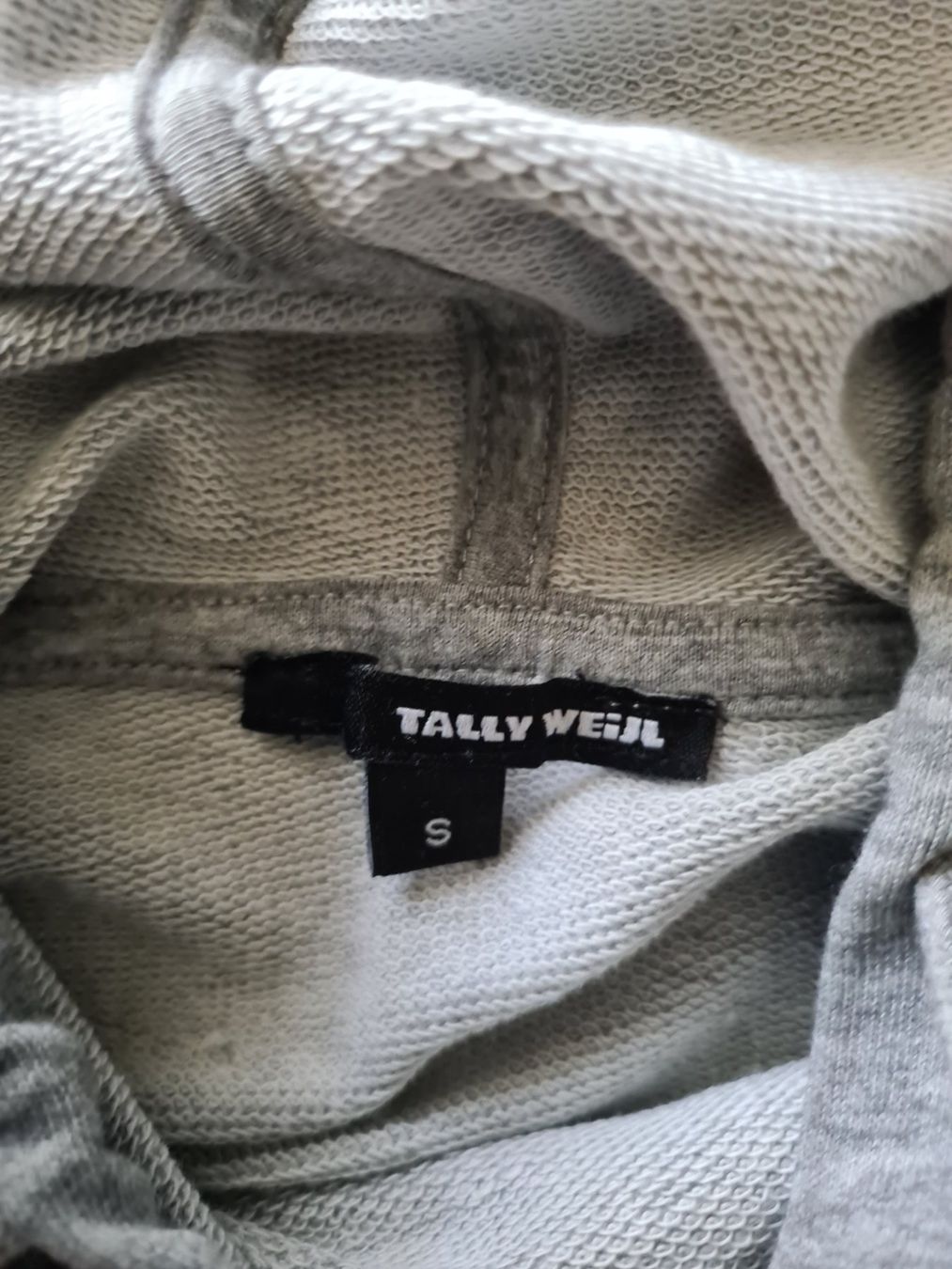 Maglioni & Felpe: TALLY WEIJL Kaputzenpullover grau gr.S – Usato da Mezzovico venduto da maemy 2