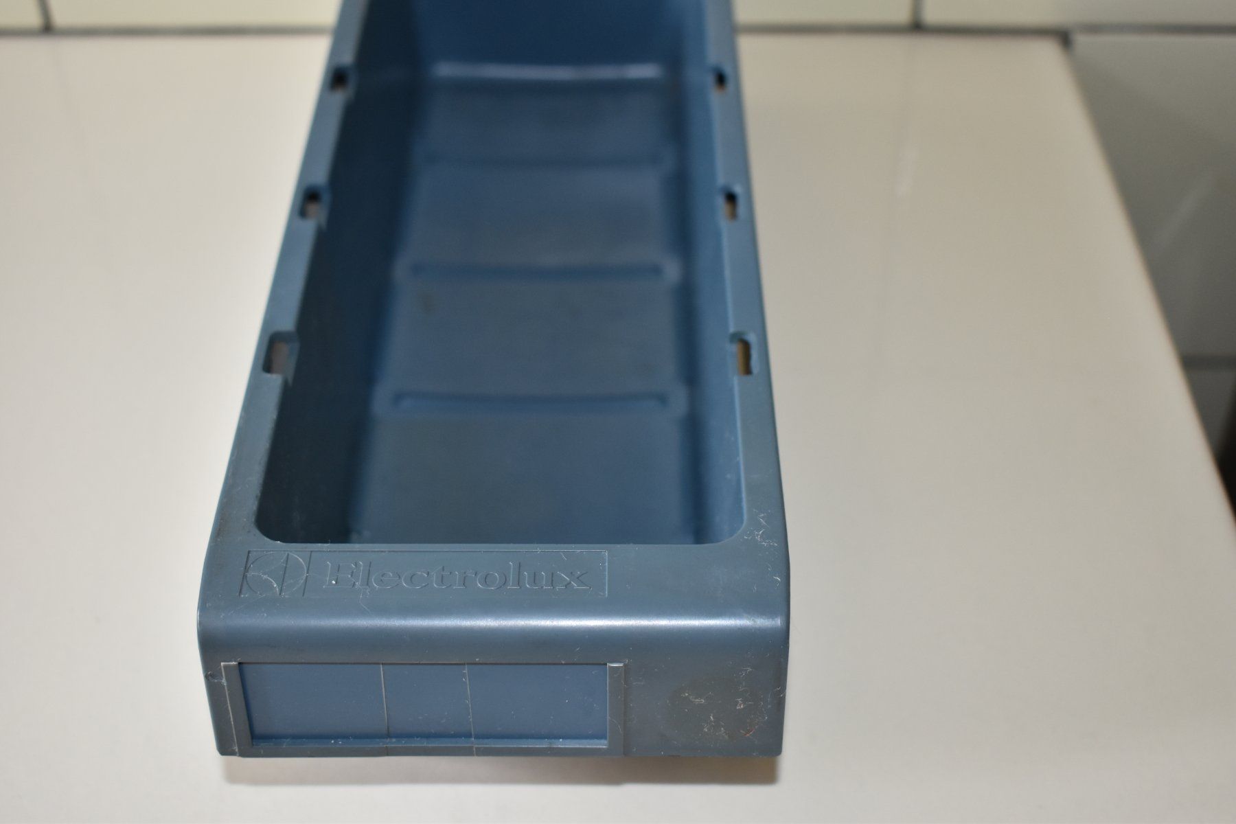 Contenitori & Simili: Boîte de rangement Electrolux – Usato da Le Locle venduto da skycomputer 1