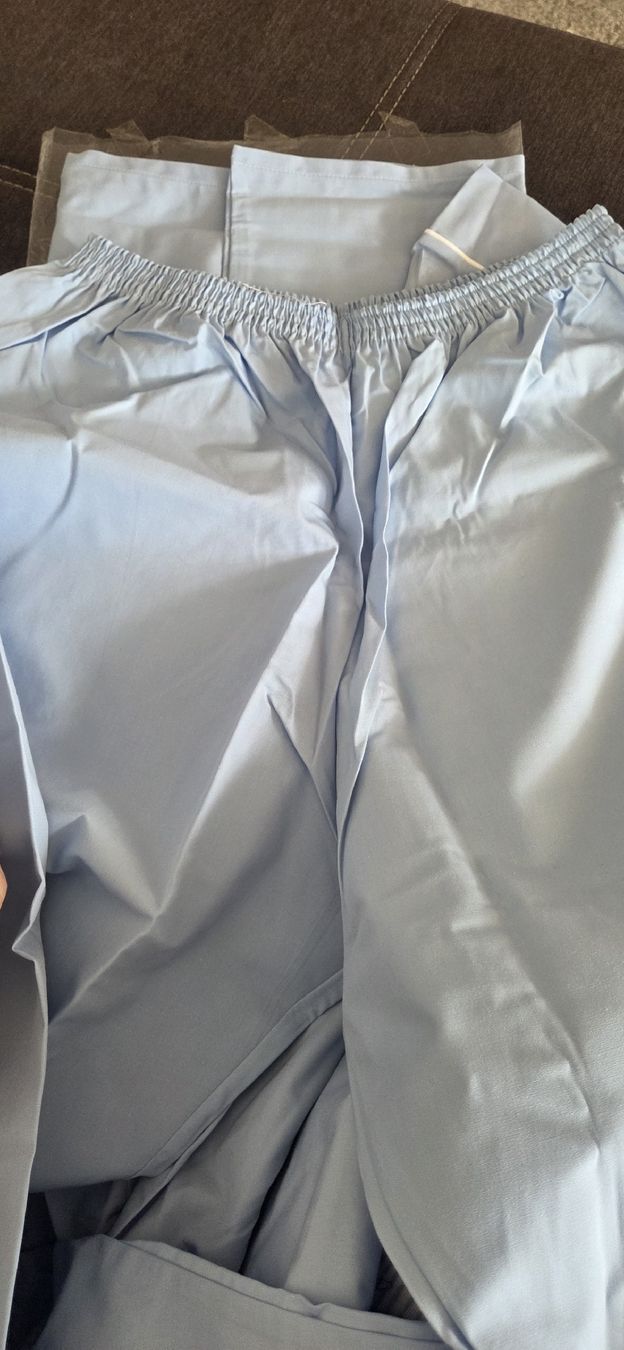 Uniformi: Pyjama/Uniform Grösse L – Nuovo e nell'imballaggio originale da Schöfflisdorf venduto da cri_8gn5 3