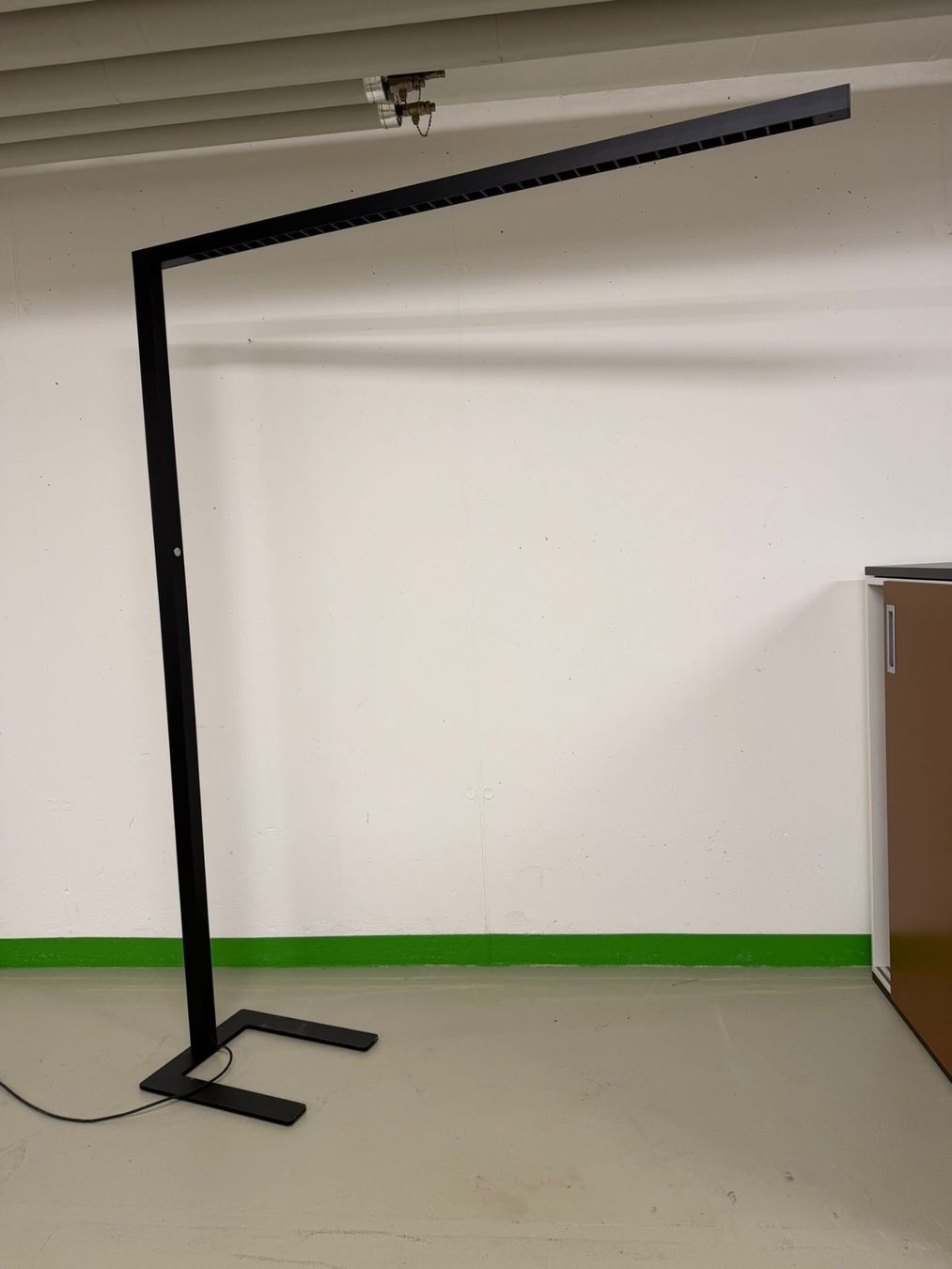 Artemide Lampade: Artemide Stehleuchte ECON OFFICE FLOOR-L – Usato da Burgdorf venduto da JaegBdorf