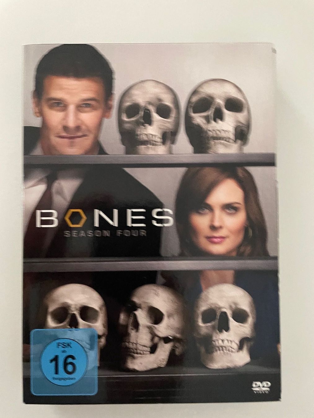 Tutti i DVDs: Bones - Season 4 – Nuovo (secondo la descrizione) da Riehen venduto da M.S.DVD 6