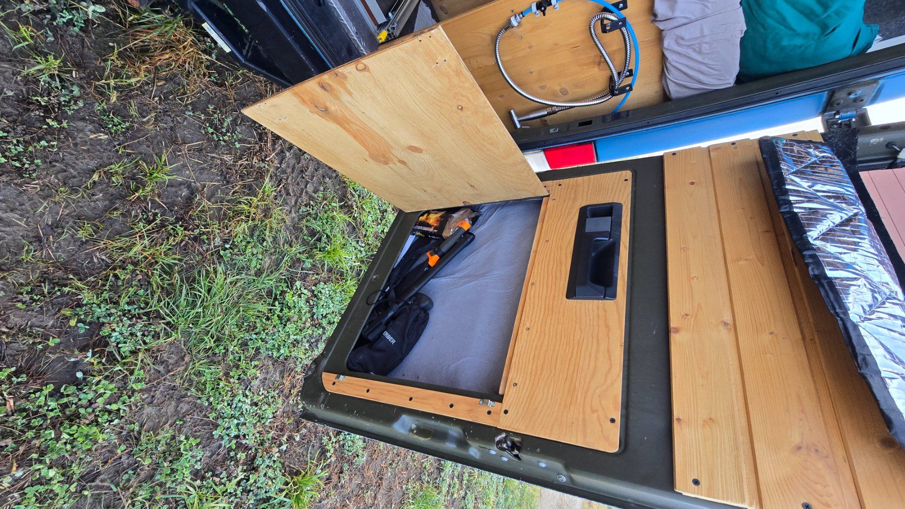 Mercedes-Benz Camping Fahrzeuge: Mercedes Sprinter 313CDI 4×4 Camper – Gebraucht aus Wagenhausen von sali001 2