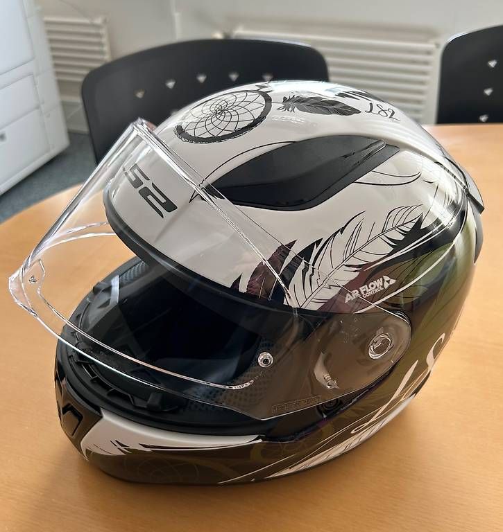 Helme & Visiere: Casque moto intégral LS2 femme – Gebraucht aus Saxon von Nzo
