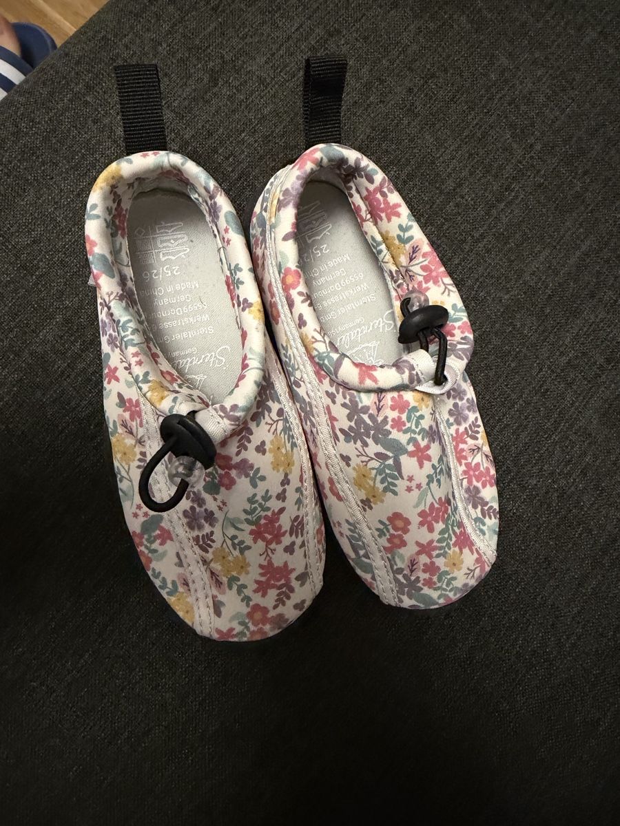 Sterntaler Chaussures filles: Badeschuhe Gr.25/26 NEU – Neuf (Voir description) à Flüelen par Lulu2204
