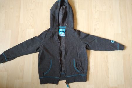 bequeme , flauschige , graue Wohlfühljacke Gr. 122 / 128