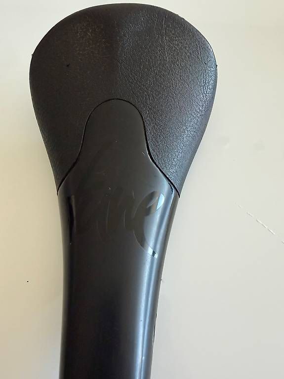 Pièces détachées: Fahrradsattel schwarz, gebrauchter Zustand – D'occasion à Tägerwilen par aircanada83 2