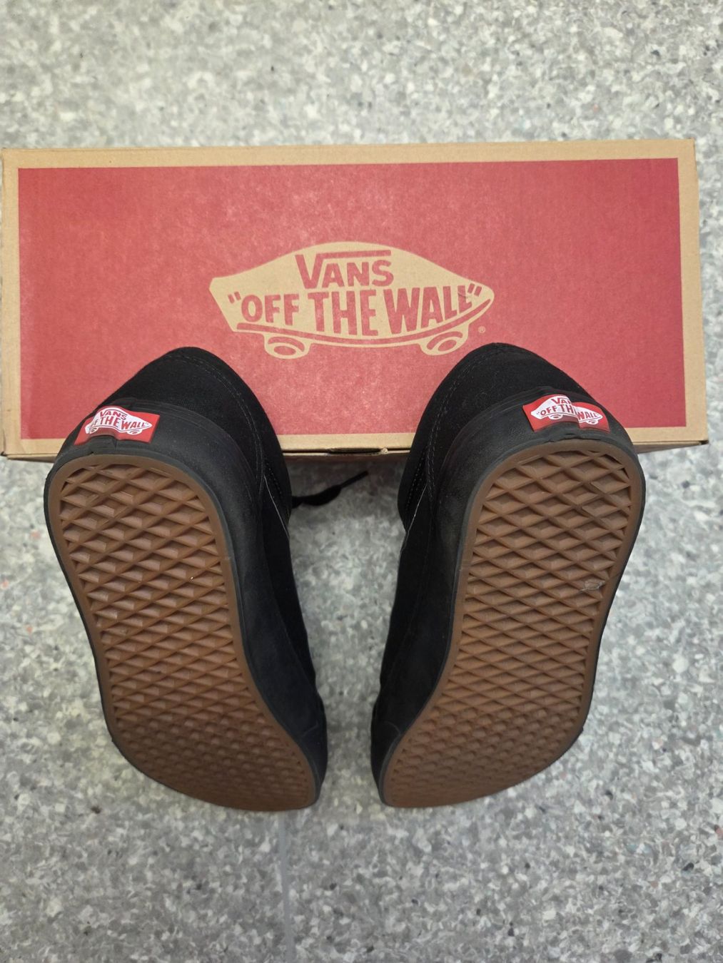 Vans Herrenschuhe: Vans Old Skool - Black/Black 44 – Gebraucht aus Sempach Station von Miss_sixty6 6