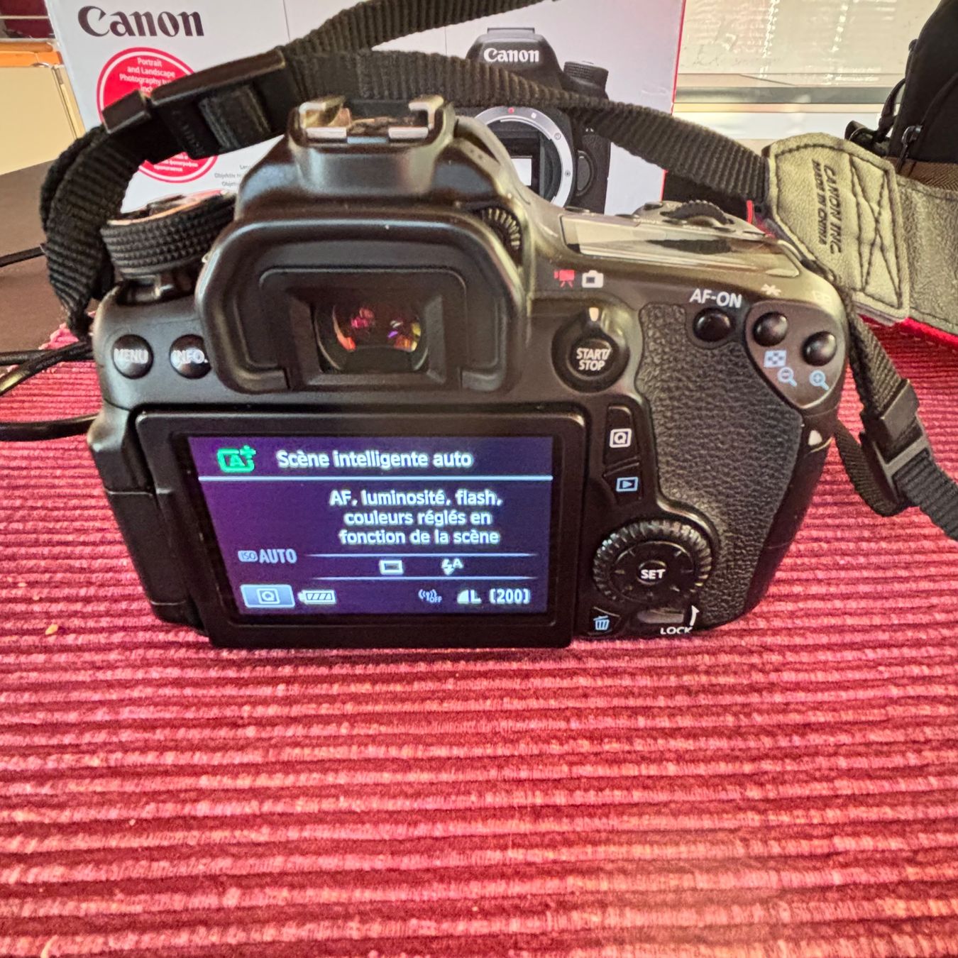 Canon Fotocamera: Canon EOS 70D avec accessoires – Usato da Grône venduto da Phrs 2