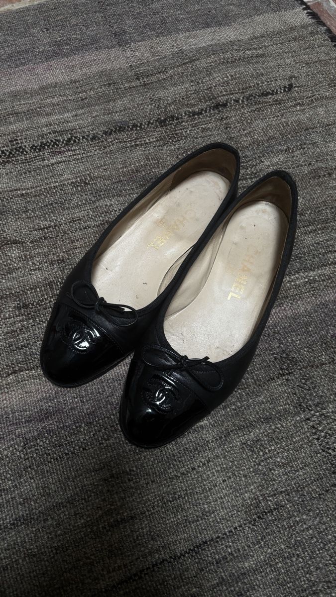 Chanel Scarpe da donna: Chanel Ballerinas schwarz  – Usato da Bern venduto da kue_db29