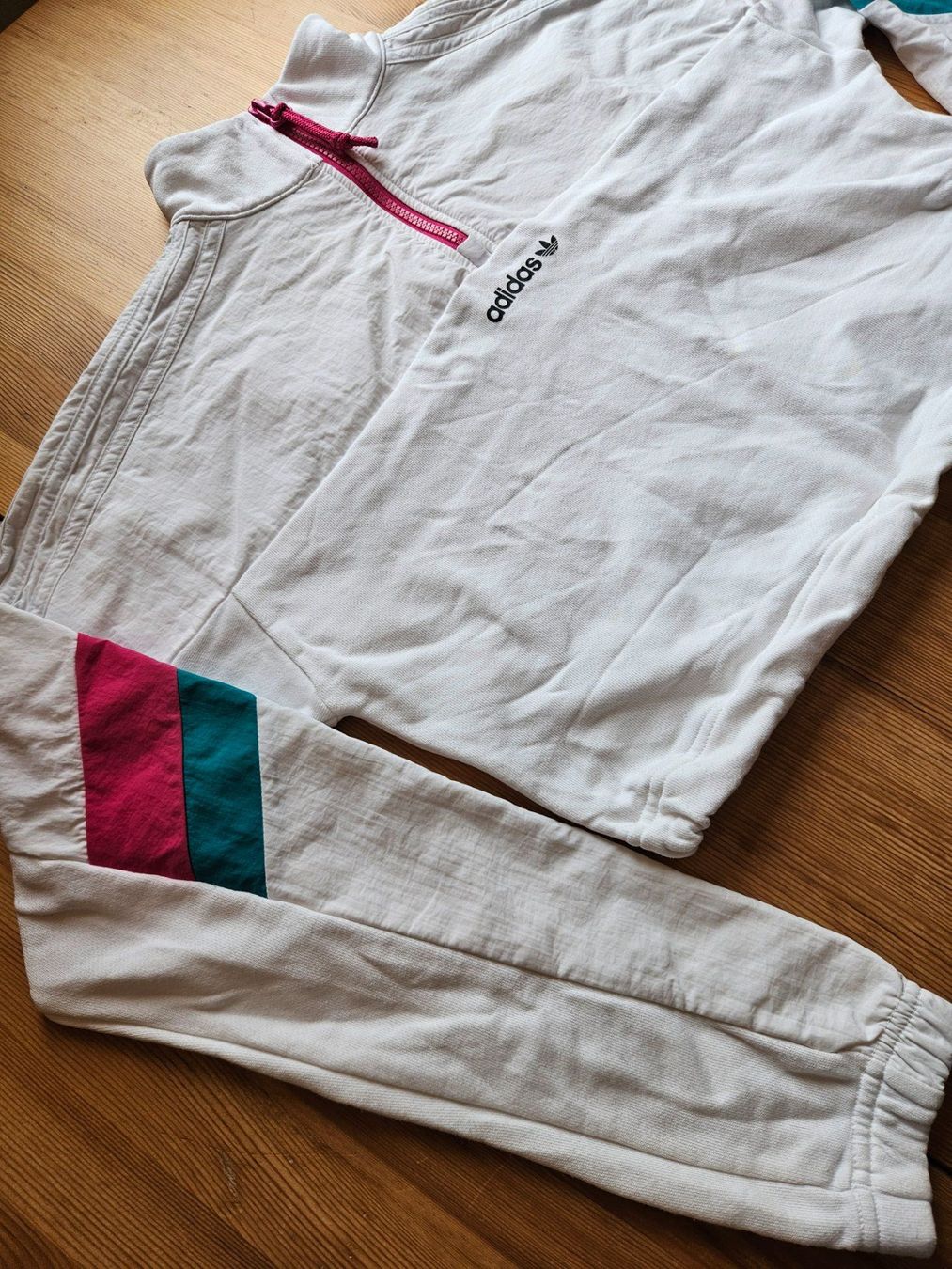 Adidas Maglioni & Felpe: Cropped Sweater adidas Grösse S retro Pullover Hoodie – Usato da Hägglingen venduto da United-Village-Trade 1