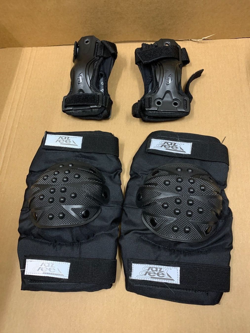 Pattini in linea & Pattini a rotelle: Inlineskates mit Tasche und Schutz – Usato da Eschlikon TG venduto da ArtRec 2