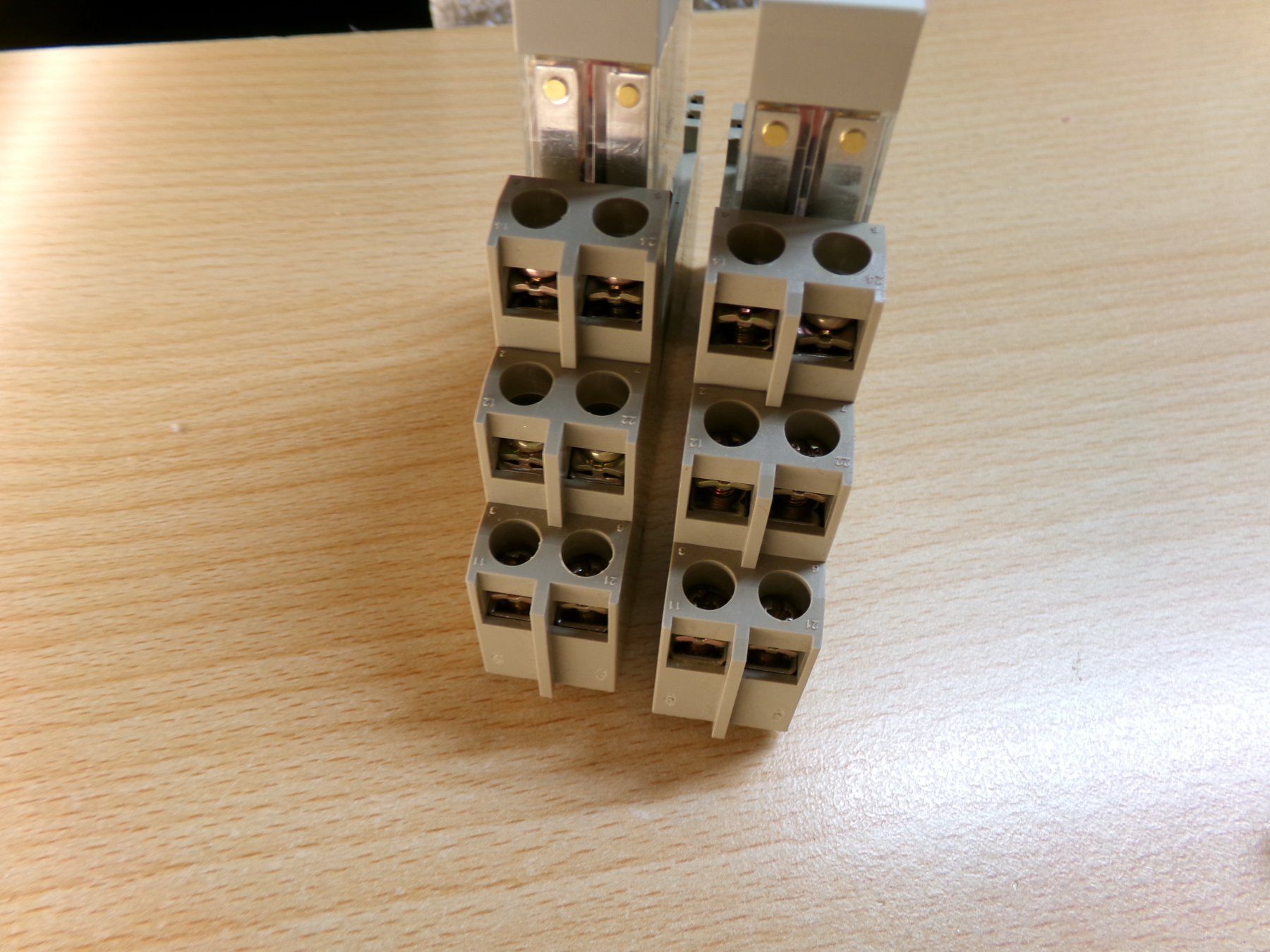 Omron Elektronikbauteile: 2 Relais 24VDC 2 Umschalt Omron – Gebraucht aus Hombrechtikon von Maloev17 3