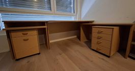 Schreibtisch