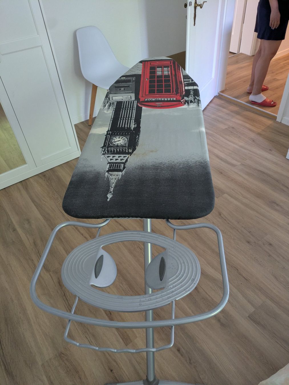 Bügelbretter: Wide ironing board, used, good condition – Gebraucht aus Zürich von sot_pf7z 2