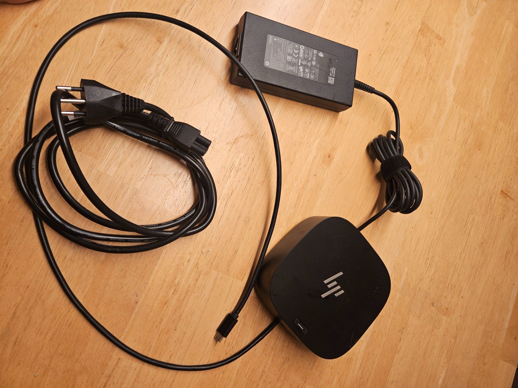 Hewlett Packard Docking station: HP USB-C Docking Station – Usato da Luzern venduto da radonel