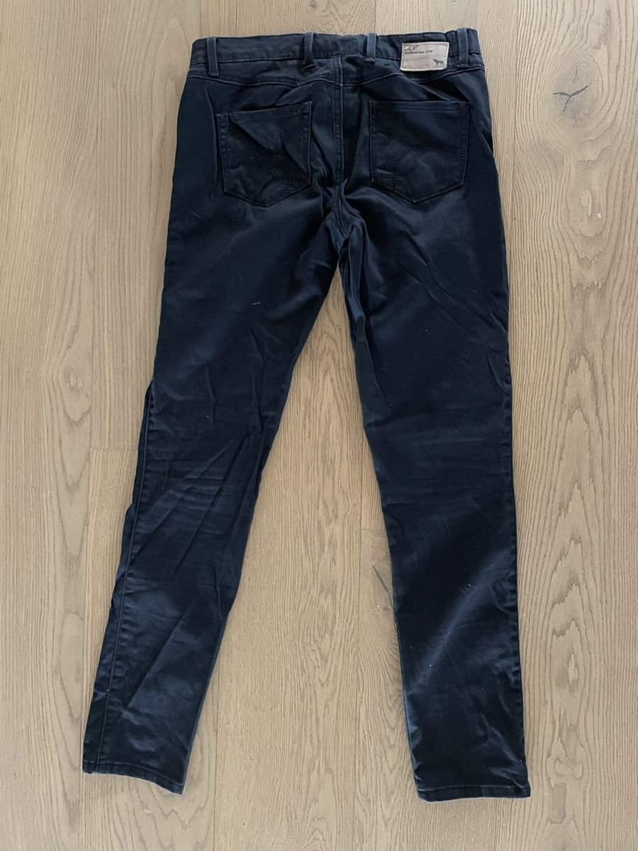 Jeans: Schwarze Damen Jeans  – Gebraucht aus Gümligen von ani_c7v6 1
