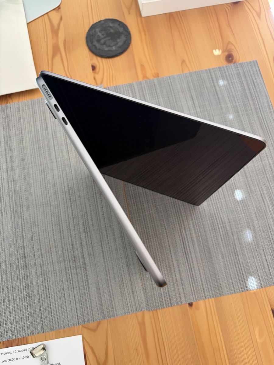 Apple Notebook: MacBook Air M3 10-Core GPU 24GB RAM 512GB Storage Space Grey – Nuovo (secondo la descrizione) da Basel venduto da Mr.Krabs1990 3