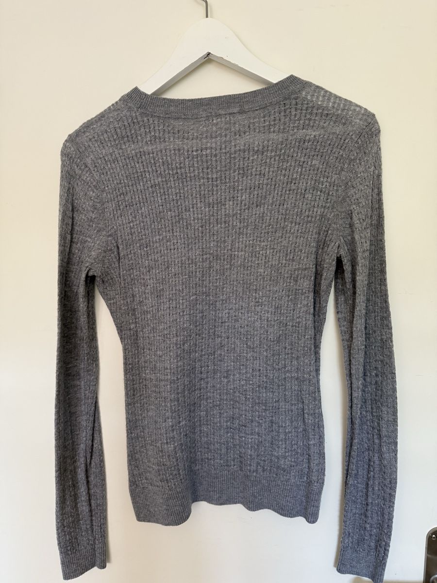 H&M Maglioni & Felpe: HM Pullover grau gerippt Langarm gebraucht – Usato da Baden venduto da fri_d2xs 1