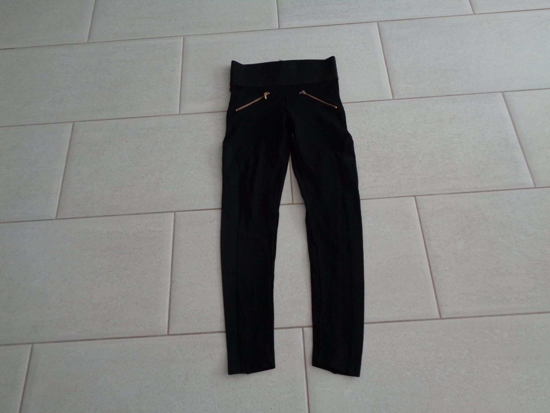 Zara Hosen: ZARA HOSE GR.XS – Gebraucht aus Rotkreuz von Samballi