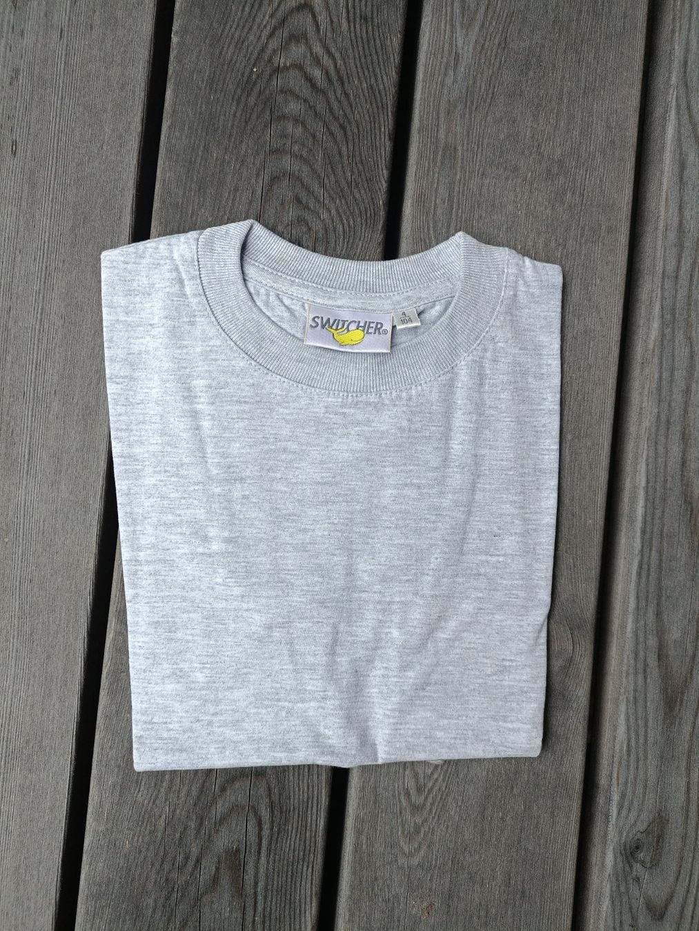 T-shirt: Switcher T-Shirt – Nuovo (secondo la descrizione) da Emmenbrücke venduto da Levira8