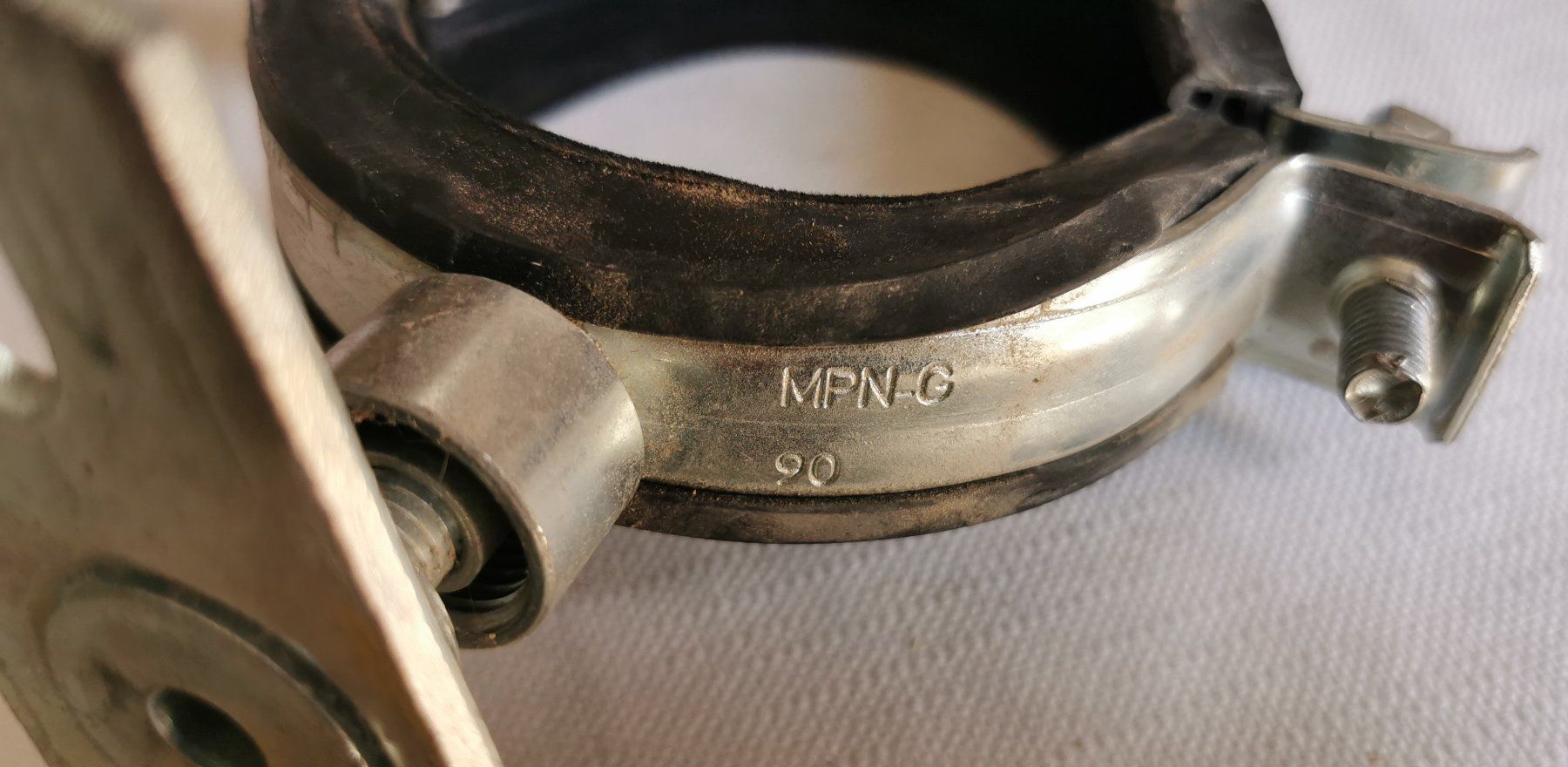 Tubi & Tubi flessibili: 20 Meter 95 mm Drainage Rohr mit Rohrschellen – Usato da Bremgarten b. Bern venduto da Vittorio0 2