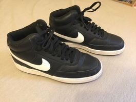 Nike Sneaker Gr. 40 oder 8,5