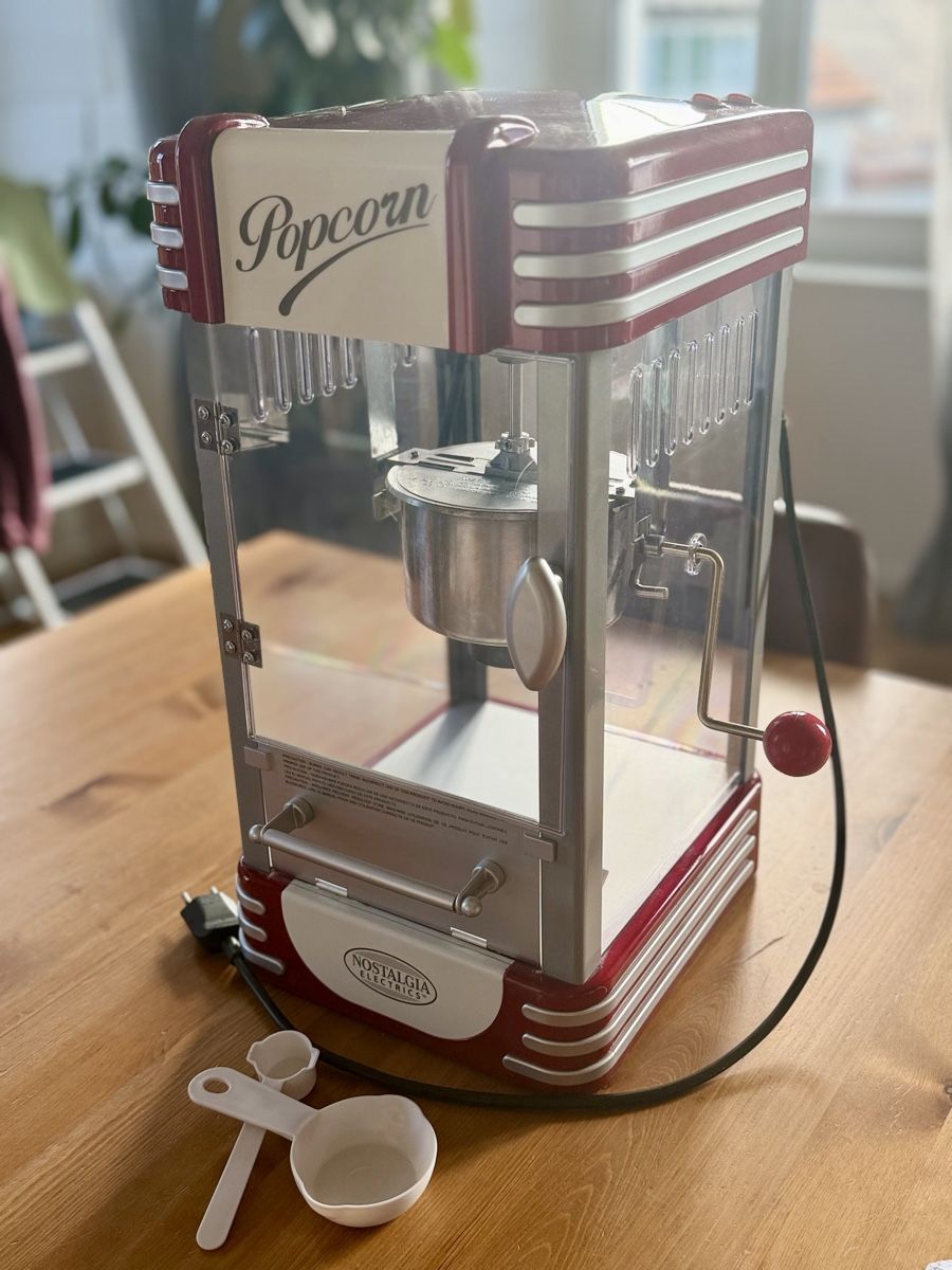 Küchengeräte: Machine à pop-corn Nostalgia Electrics rouge rétro – Neu (gemäss Beschreibung) aus Ste-Croix von Astonmp 4