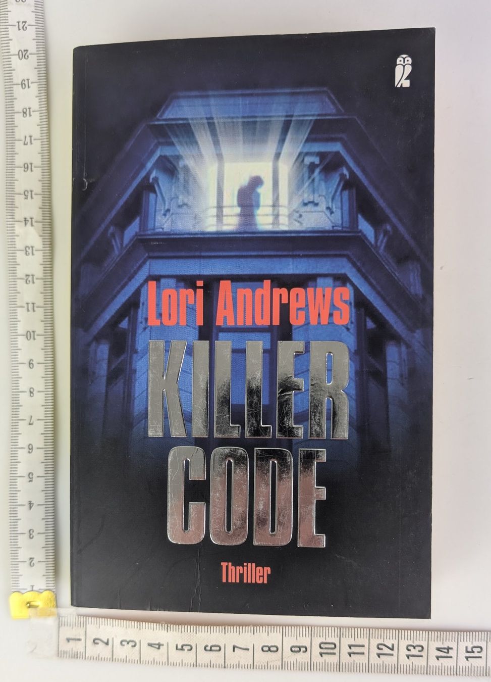 Libri: Thriller "Killer Code" von Lori Andrews, Top! – Usato da Zürich venduto da axolottchen