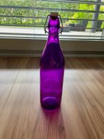 Lila Glasflasche