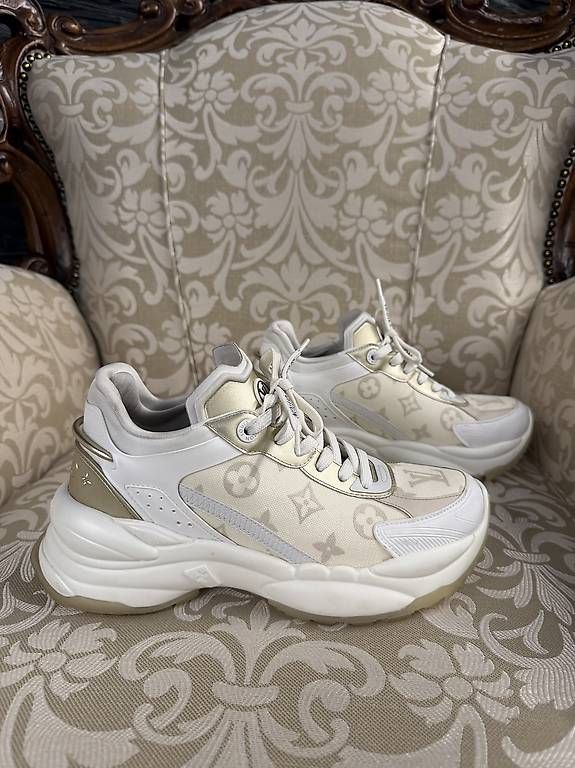 Scarpe da uomo: Original Louis Vuitton sneakers  – Usato da Maienfeld venduto da Buendnerbike 1