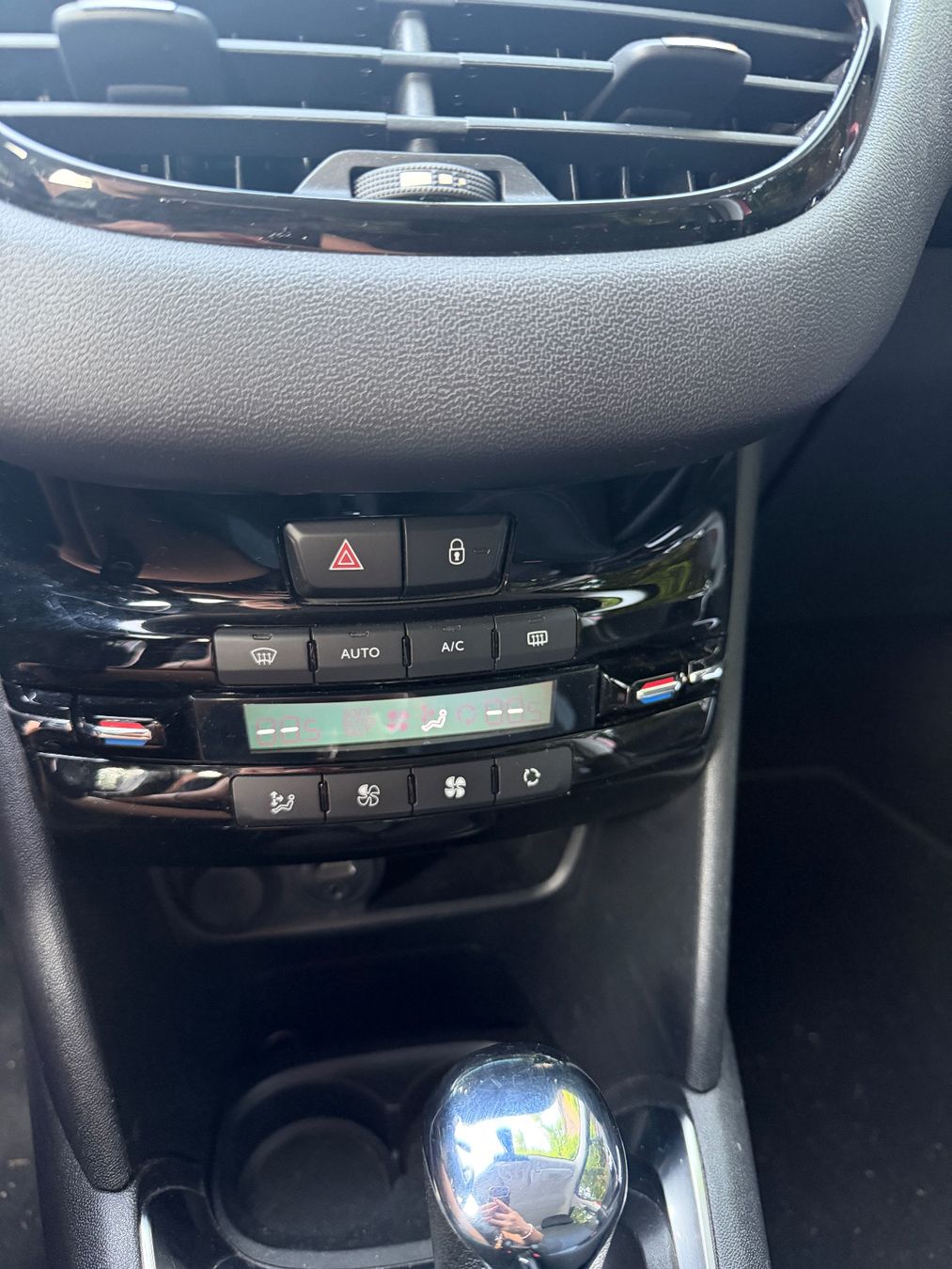 Peugeot Autos: Peugeot 208 1.6 VTi 2014 – D'occasion à Bad Zurzach par sam_22cl 8