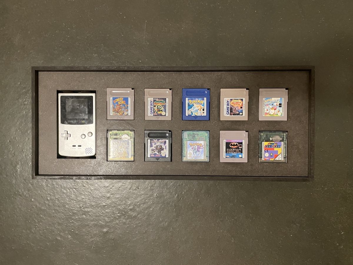 Nintendo Konsolen: Game boy color Ausstellungsrahmen – Gebraucht aus Susch von Ascaso