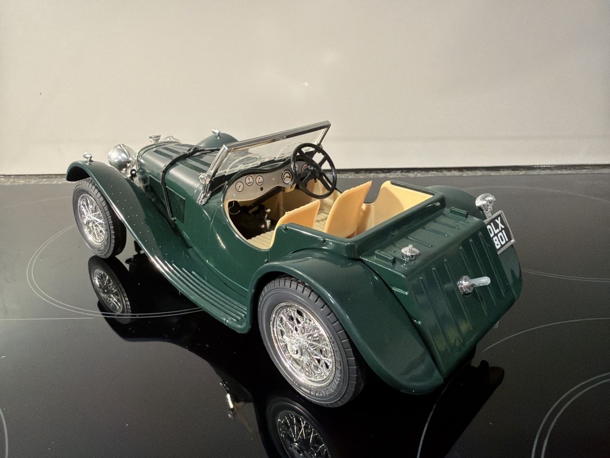 Bburago Modellini d'auto: Jaguar 100 SS - 1/18 - Bburago – Usato da Wolfwil venduto da Rolex1 2