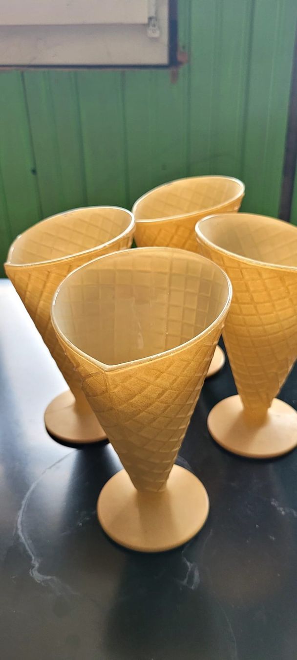 Verres: 4 Eisbecher in Cornet Form – D'occasion à Abtwil SG par steph61 2