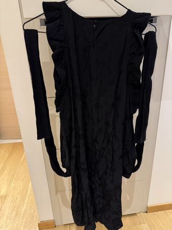 Robe Maje noire à volants taille 2