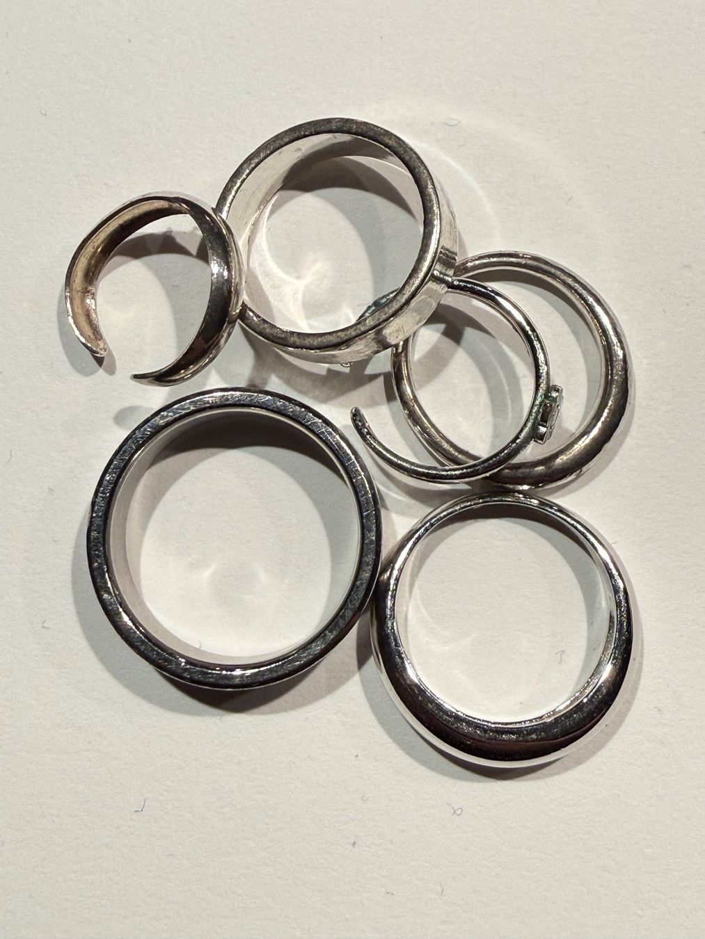 Altri gioielli: 925 Silber Ring Set + Edelstahl | 6 Ringe | div. Größen – Usato da Basel venduto da Rouge. 3